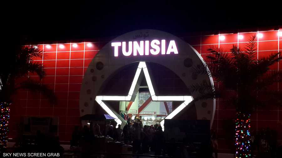 من قلب العلم التونسي، يدخل الزوار بهو الخضراء الساحرة