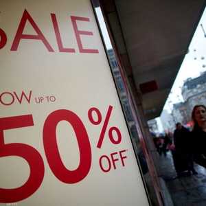 أرشيفية.. مبيعات التجزئة ببريطانيا