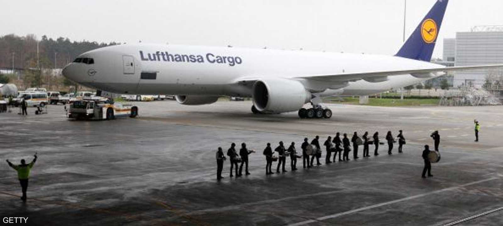 تم إلغاء عشرات الرحلات الجوية بسبب إضراب أفراد الأمن