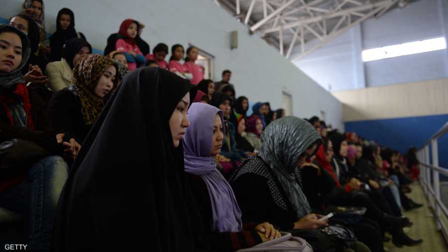أفغانيات يشاركن في اليوم العالمي للمرأة في العاصمة كابل.