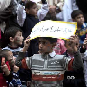 أطفال شاركوا في احتجاجات تطالب بحل أزمة الكهرباء في غزة - أرشيفية