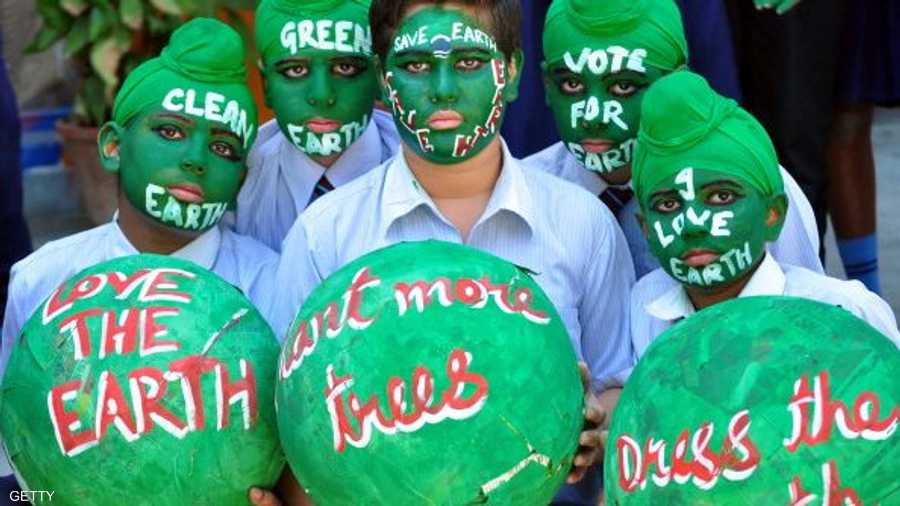 سيطر اللون الأخضر على فعاليات الاحتفال تعبيرا عن شعار "المدن الخضراء" 