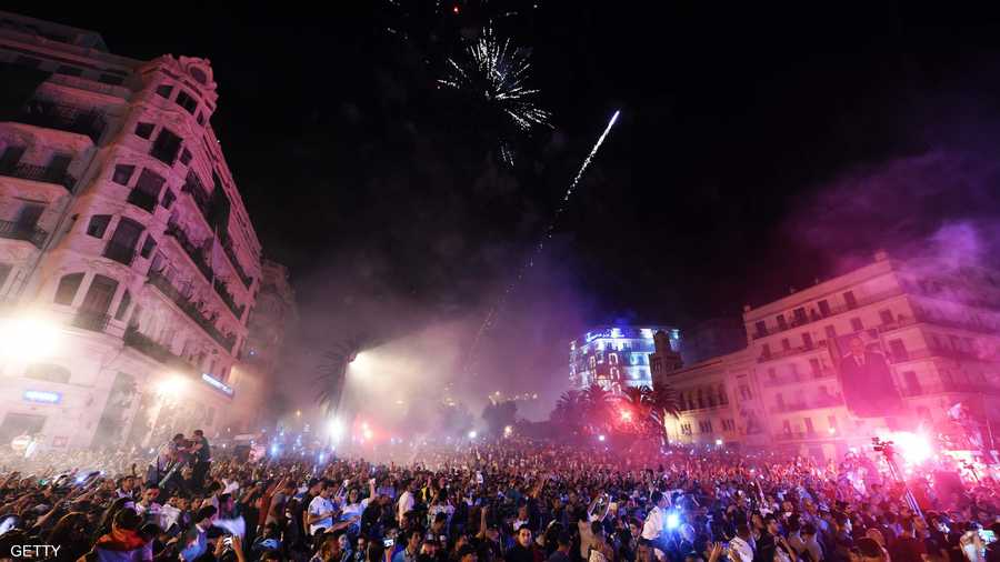 والألعاب النارية أضاءت سماء العاصمة