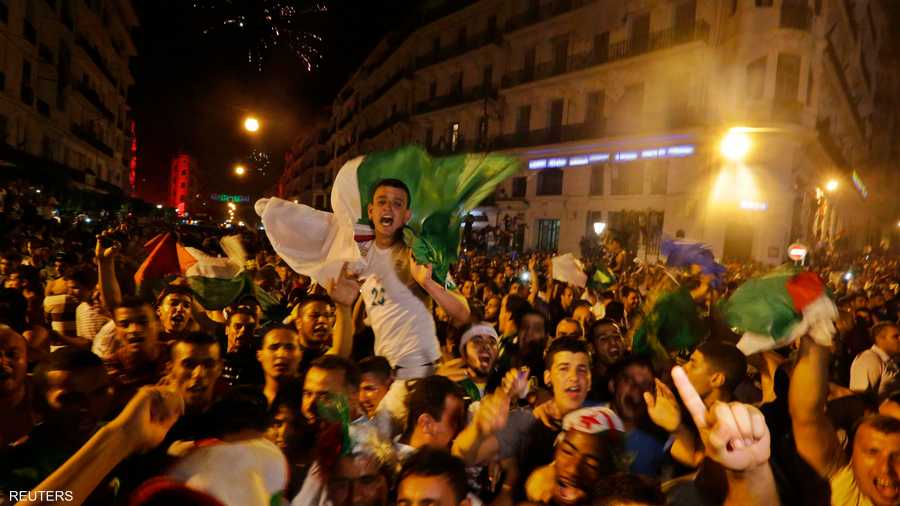 محاربو الصحراء أسعدوا الملايين من أبناء بلدهم