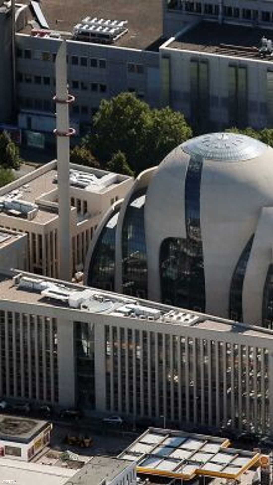 منظر من الجو للمسجد المركزي في مدينة كولونيا الألمانية