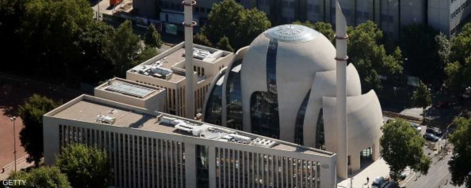 منظر من الجو للمسجد المركزي في مدينة كولونيا الألمانية
