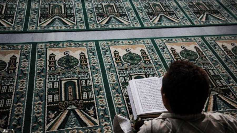 تلاوة القرآن من أهم معالم شهر رمضان في إندويسيا