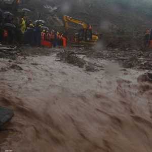 انزلاق للتربة في الهند أدى إلى طمر عشرات المنازل