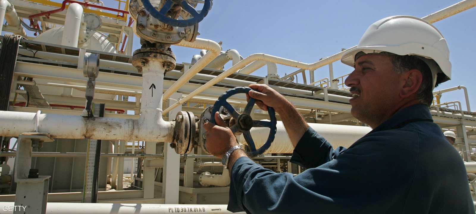 عامل في أحد حقول النفط في كردستان العراق.