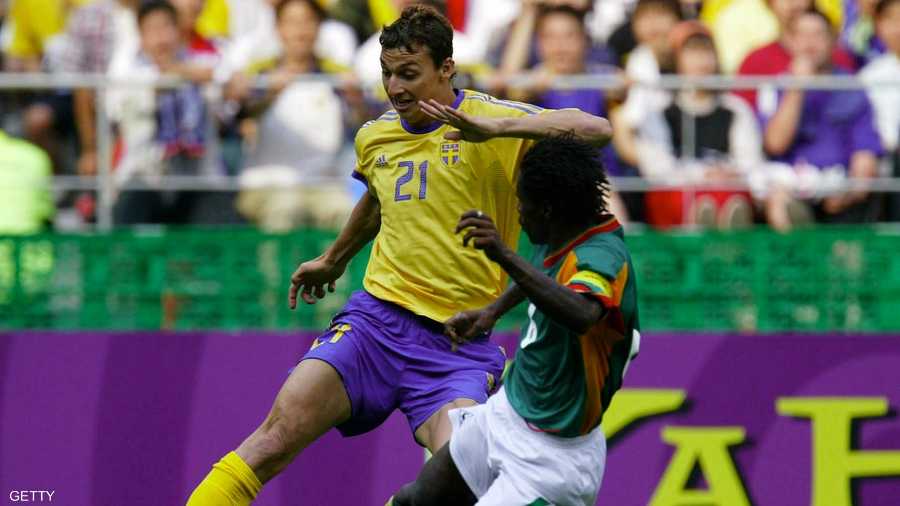 وشارك إبرا مع منتخب السويد في مونديال 2002 بكوريا الجنوبية واليابان