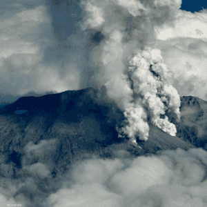 بركان جبل أونتاكي يثور في اليابان - أرشيفية
