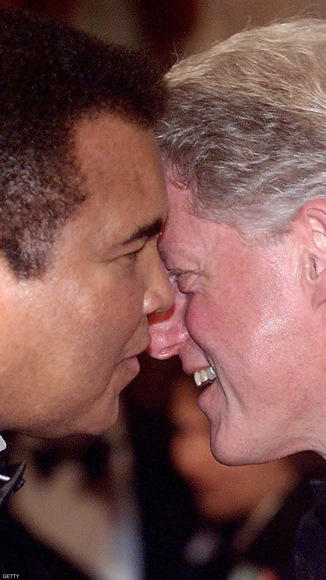 بيل كلينتون سيشارك في حفل تأبين محمد علي