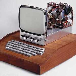 أول جهاز كمبيوتر أبل 1