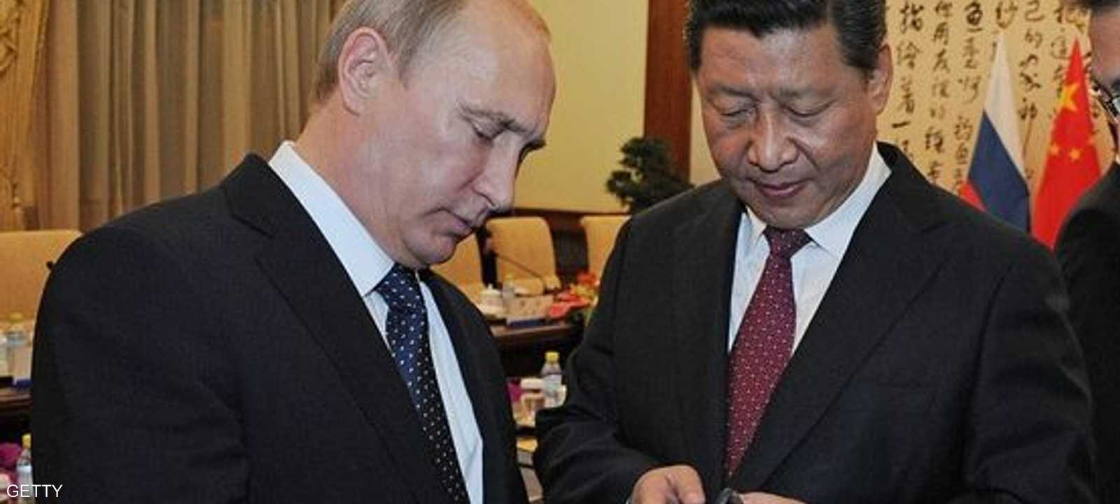 بوتن يهدي الرئيس الصيني الهاتف الروسي الذكي