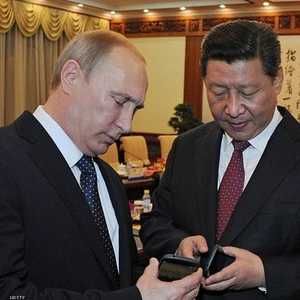 بوتن يهدي الرئيس الصيني الهاتف الروسي الذكي