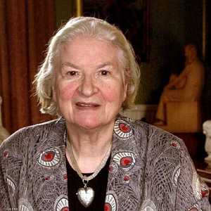 الكاتبة البريطانية الراحلة بي دي جيمس