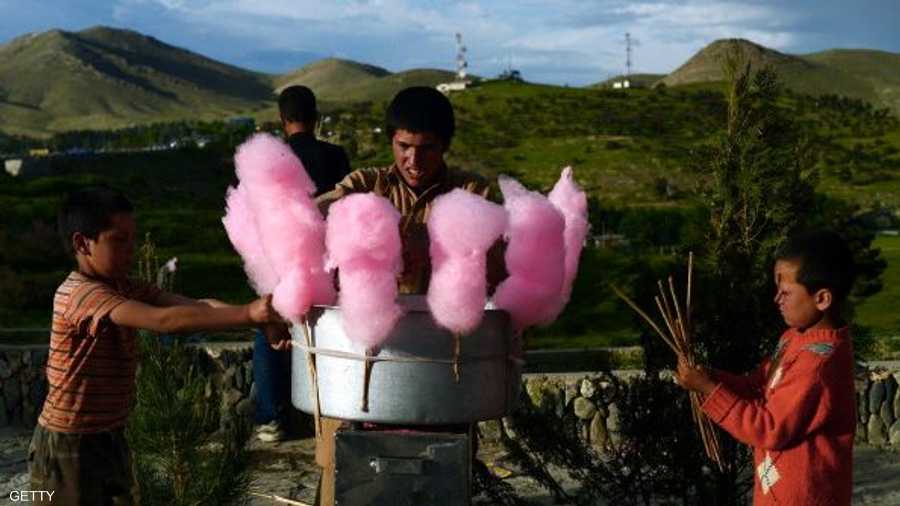 حلوى غزل البنات متاحة في أفغانستان بسبب أسعارها الزهيدة