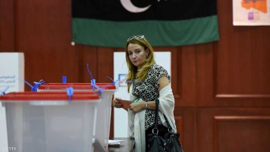 الانتخابات النيابية في ليبيا في يونيو أقصت التيارات التي كانت تهيمن على المؤتمر الوطني المنتهية ولايته، إلا أن تحالف بعض الخاسرين مع جماعات مسلحة متشددة أدخل البلاد في أزمة سياسية حادة ومواجهات مسلحة