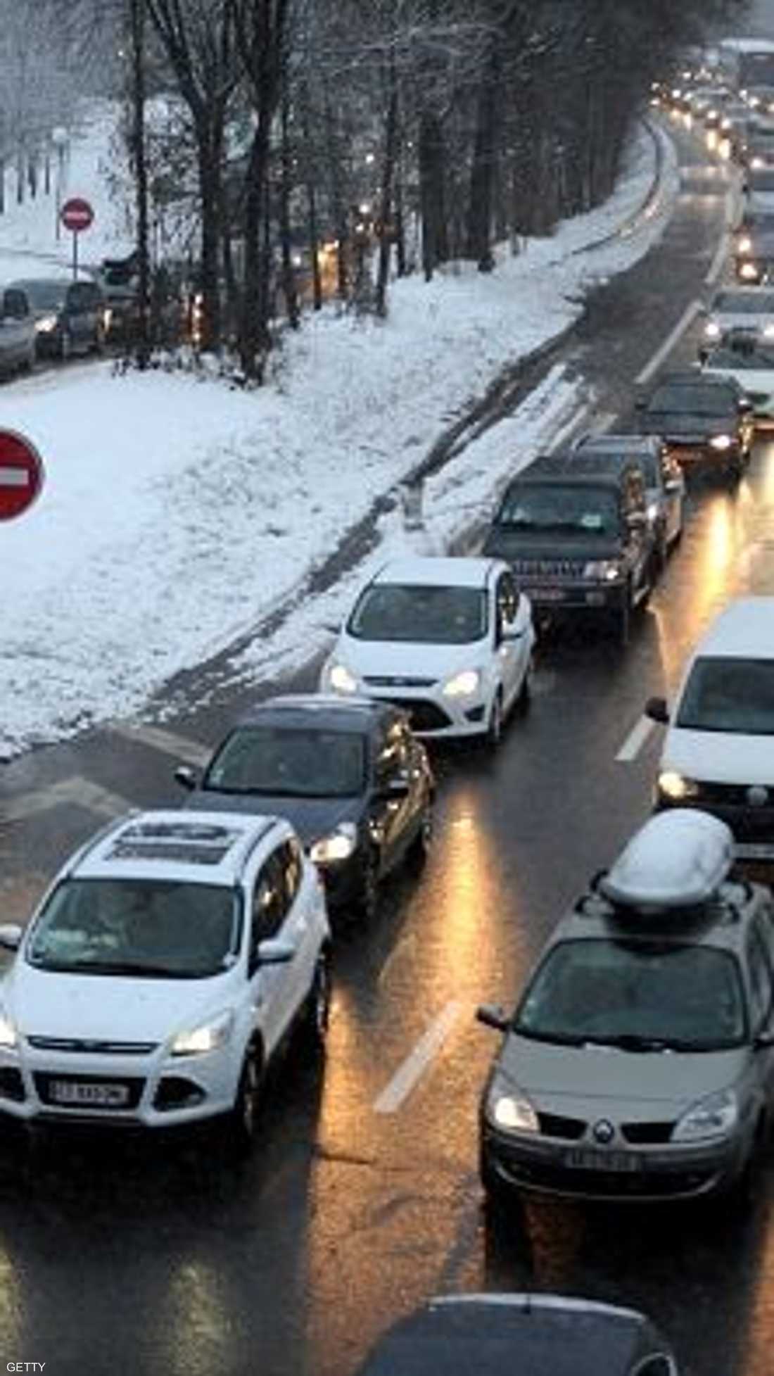 الثلوج تغطي الطرق في فرنسا