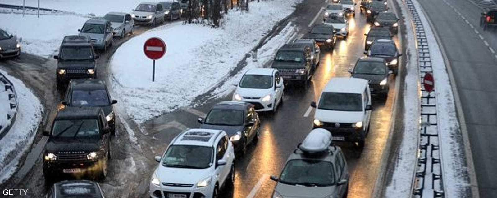 الثلوج تغطي الطرق في فرنسا