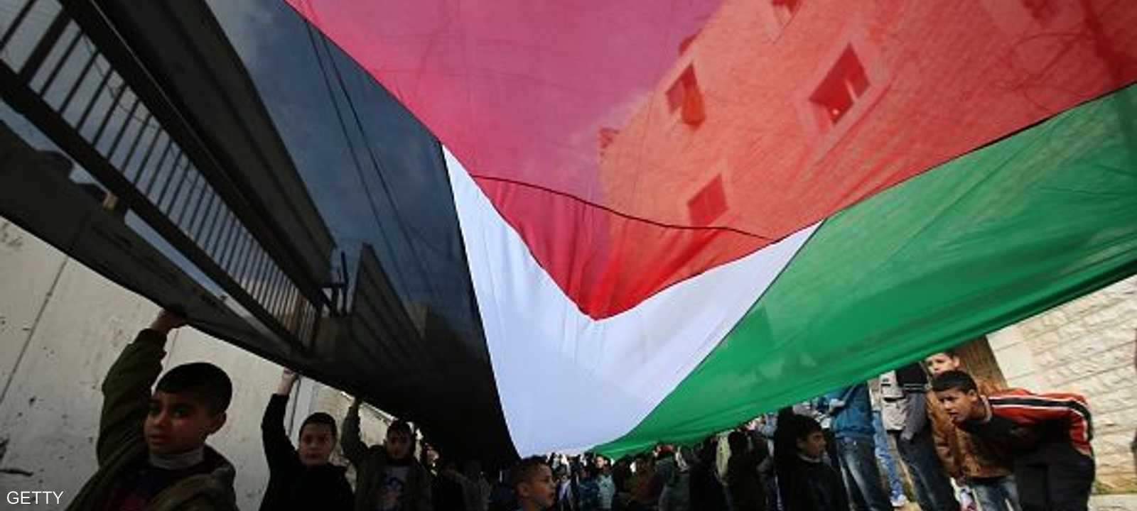 انضمام فلسطين إلى المحكمة الدولية سيتيح ملاحقة مسؤولين إسرائيليين أمام القضاء الدولي.