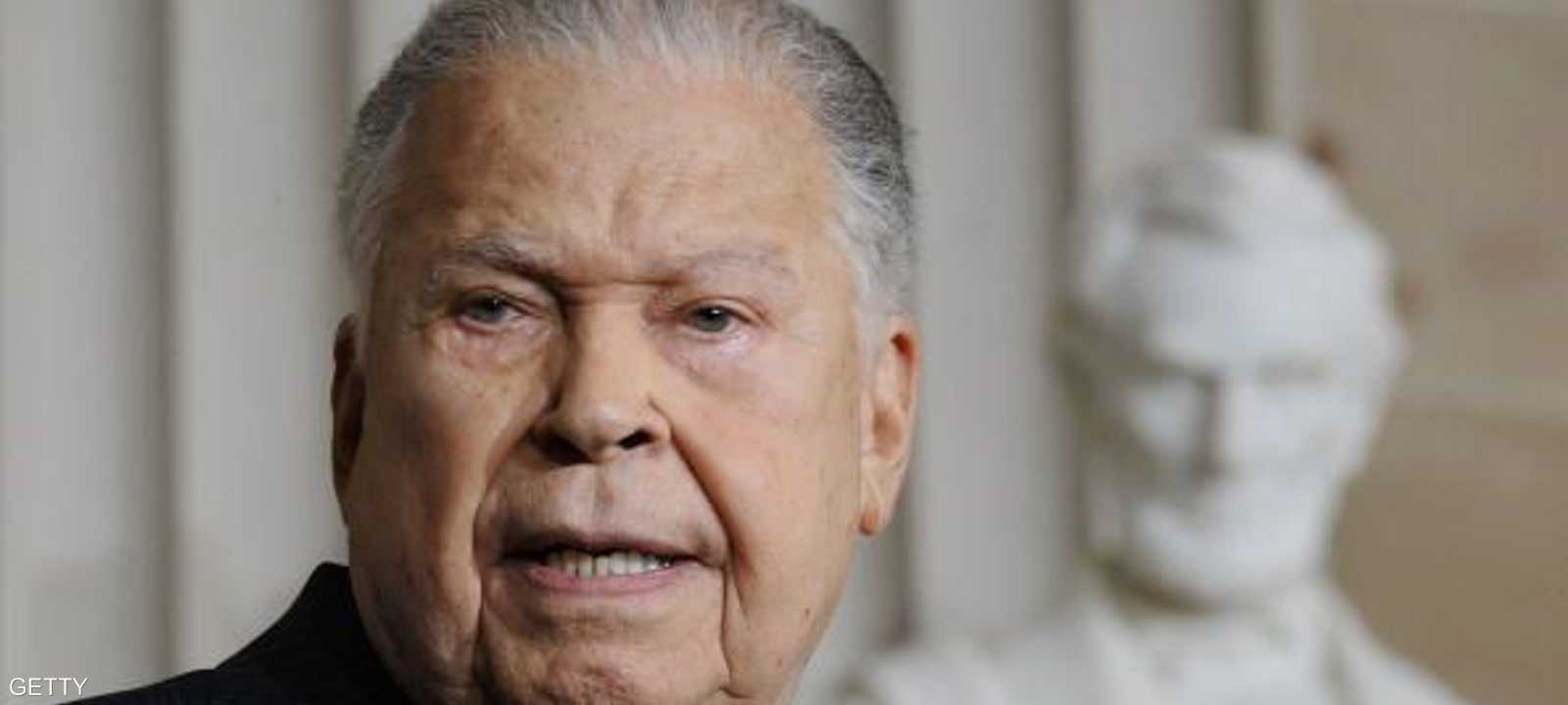 إدوارد بروك أول سيناتور أسود منتخب في الولايات المتحدة