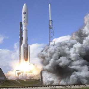 لحظة إطلاق المركبة نيو هورايزونز إلى الفضاء الخارجي عام 2006