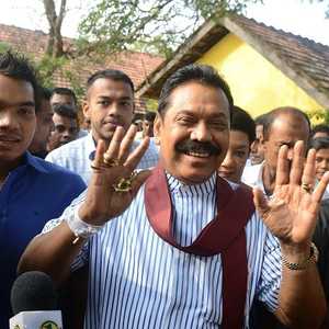 الرئيس السريلانكي دعا لانتخابات مبكرة بناء على نبوءة عرافه الخاص