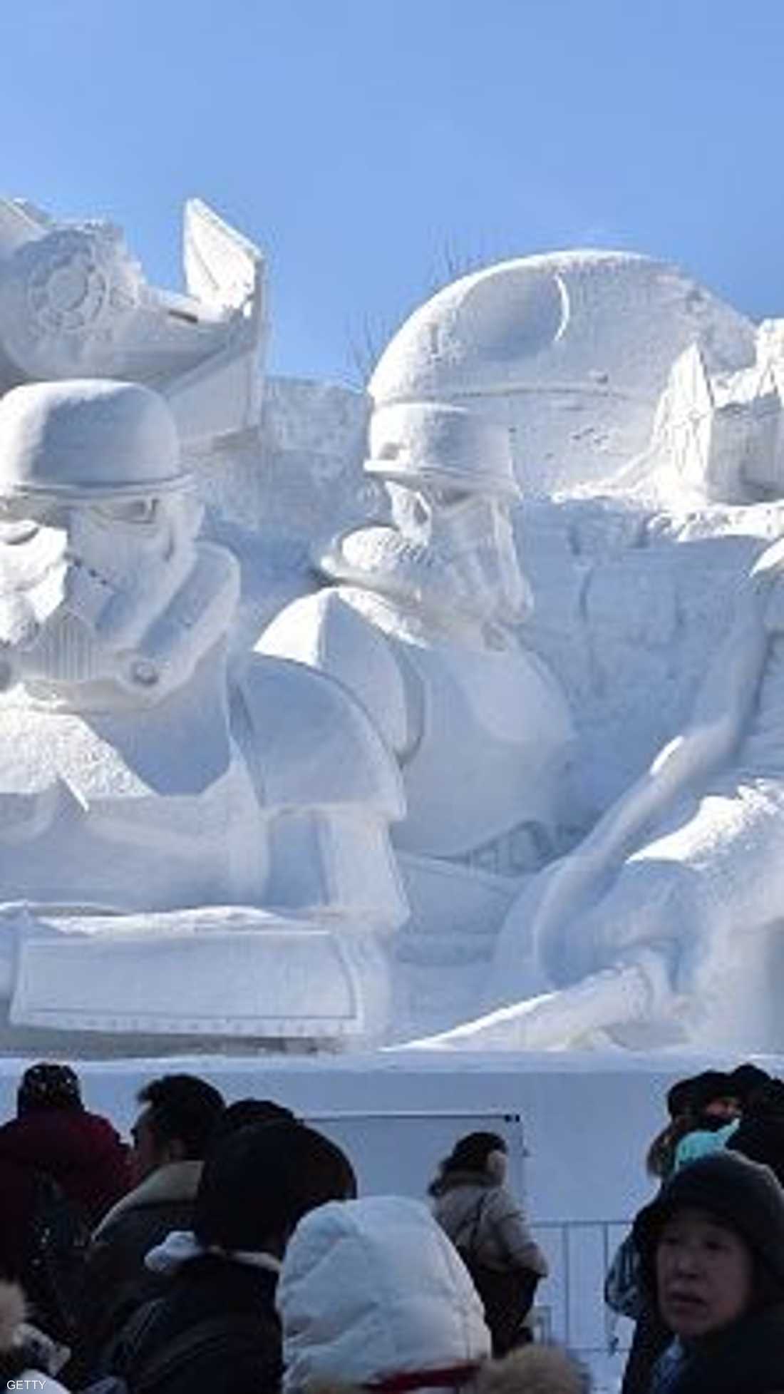 منحوتات ثلجية عملاقة لشخصيات الفيلم في اليابان