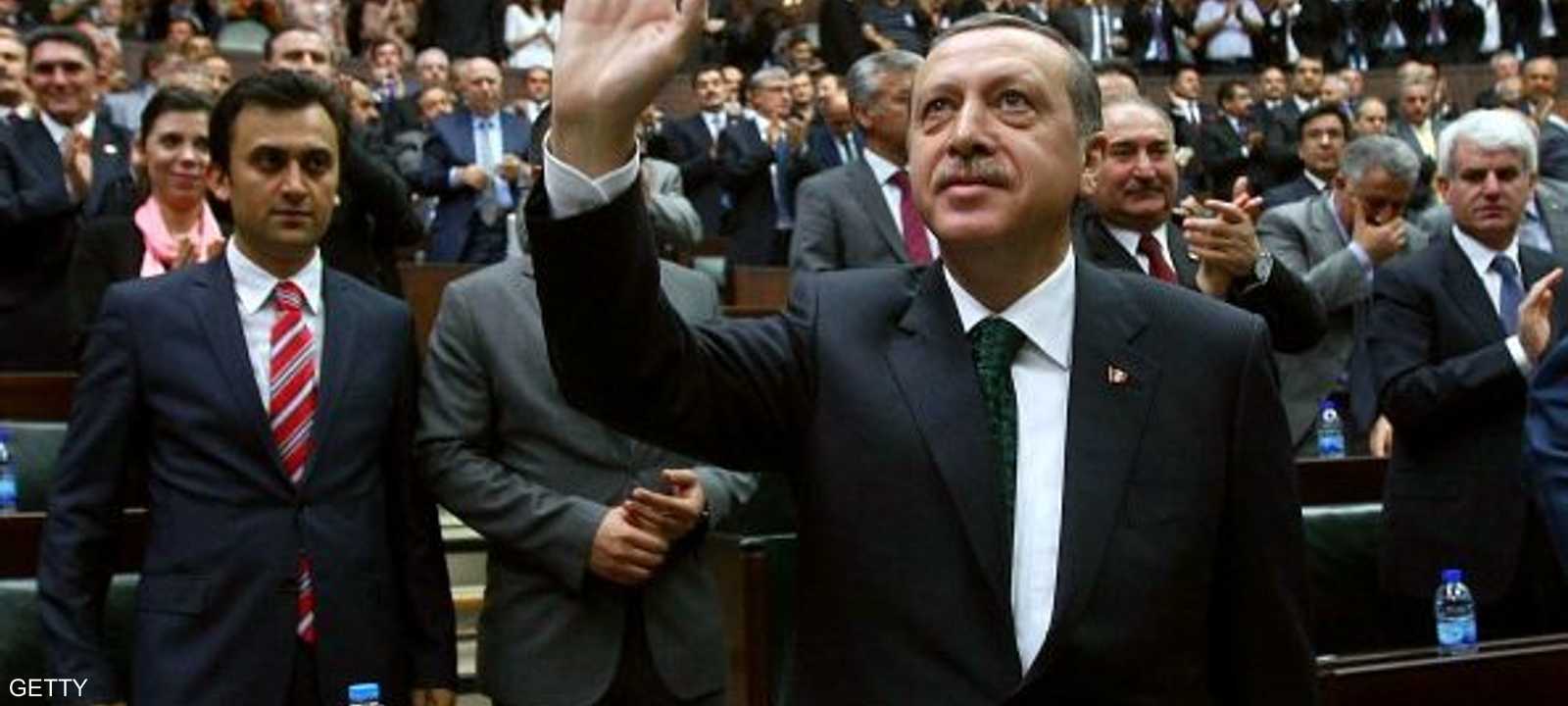 أردوغان يتهم "لوبي" أسعار الفائدة العالية بالخيانة