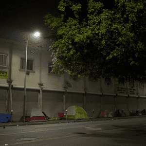 خيام المشردين في الحي الفقير بلوس أنجليس