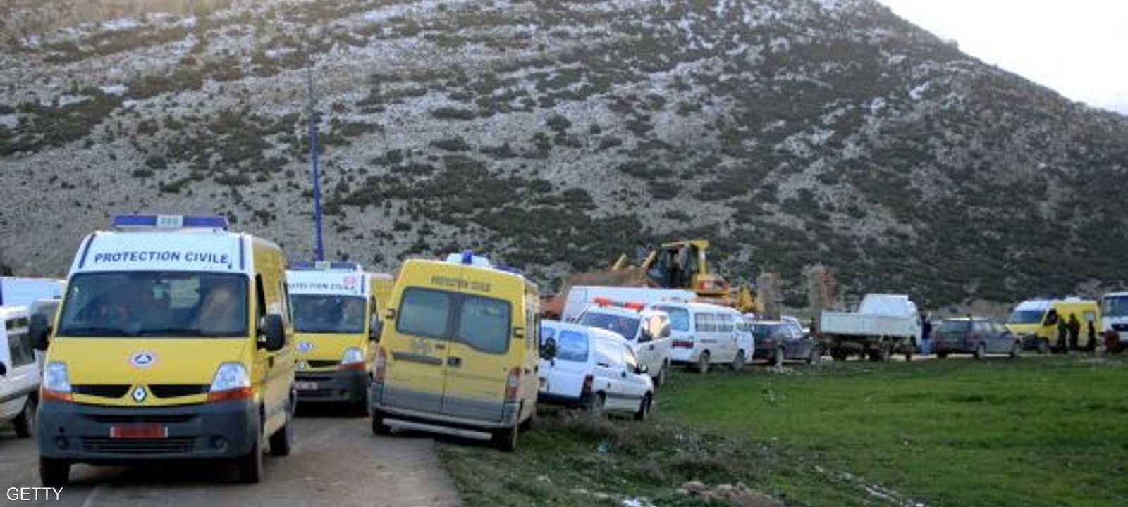 طواقم الاسعاف في طريقها إلى موقع حادث سابق- أرشيف.