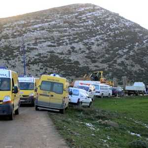 طواقم الاسعاف في طريقها إلى موقع حادث سابق- أرشيف.
