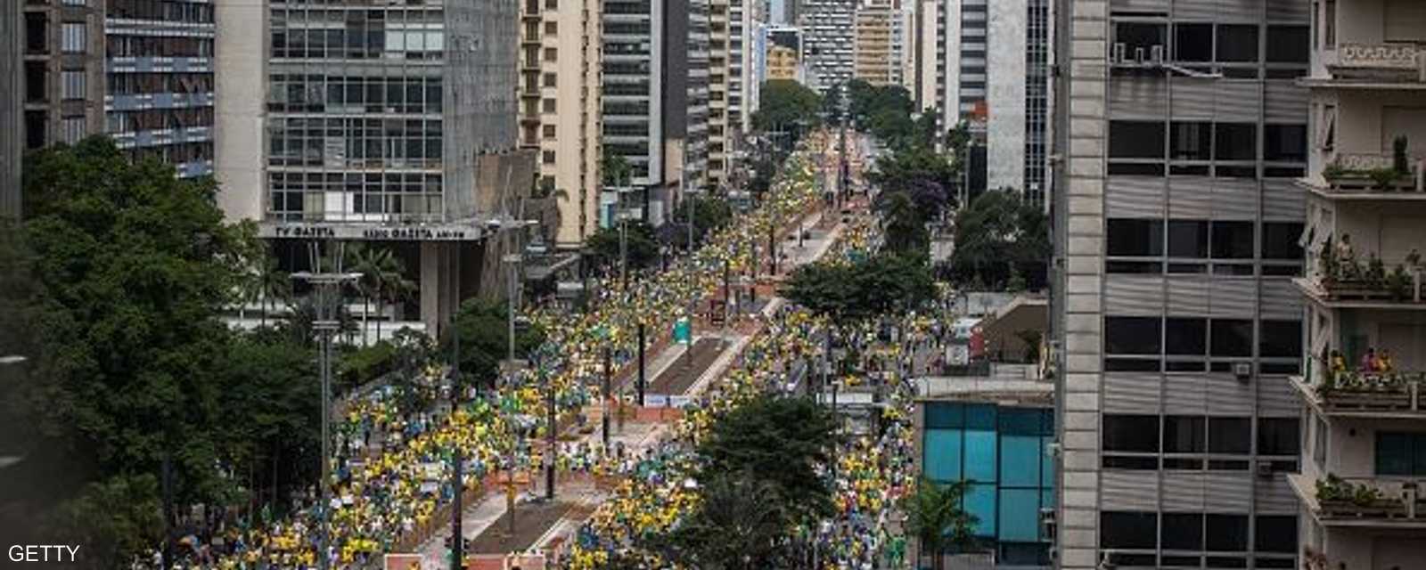 الآلاف خرجوا إلى شوارع البرازيل احتجاجا على سياسات رئيسة البرازيل ديلما روسيف