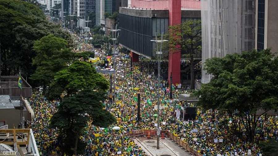 وصفت التظاهرات بالأكبر في تاريخ البلاد