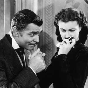 لقطة لكلارك غيبل وفيفان لي من فيلم "ذهب مع الريح"