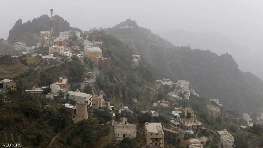 مشهد عام من جبال فيفا السعودية القريبة من الحدود اليمنية