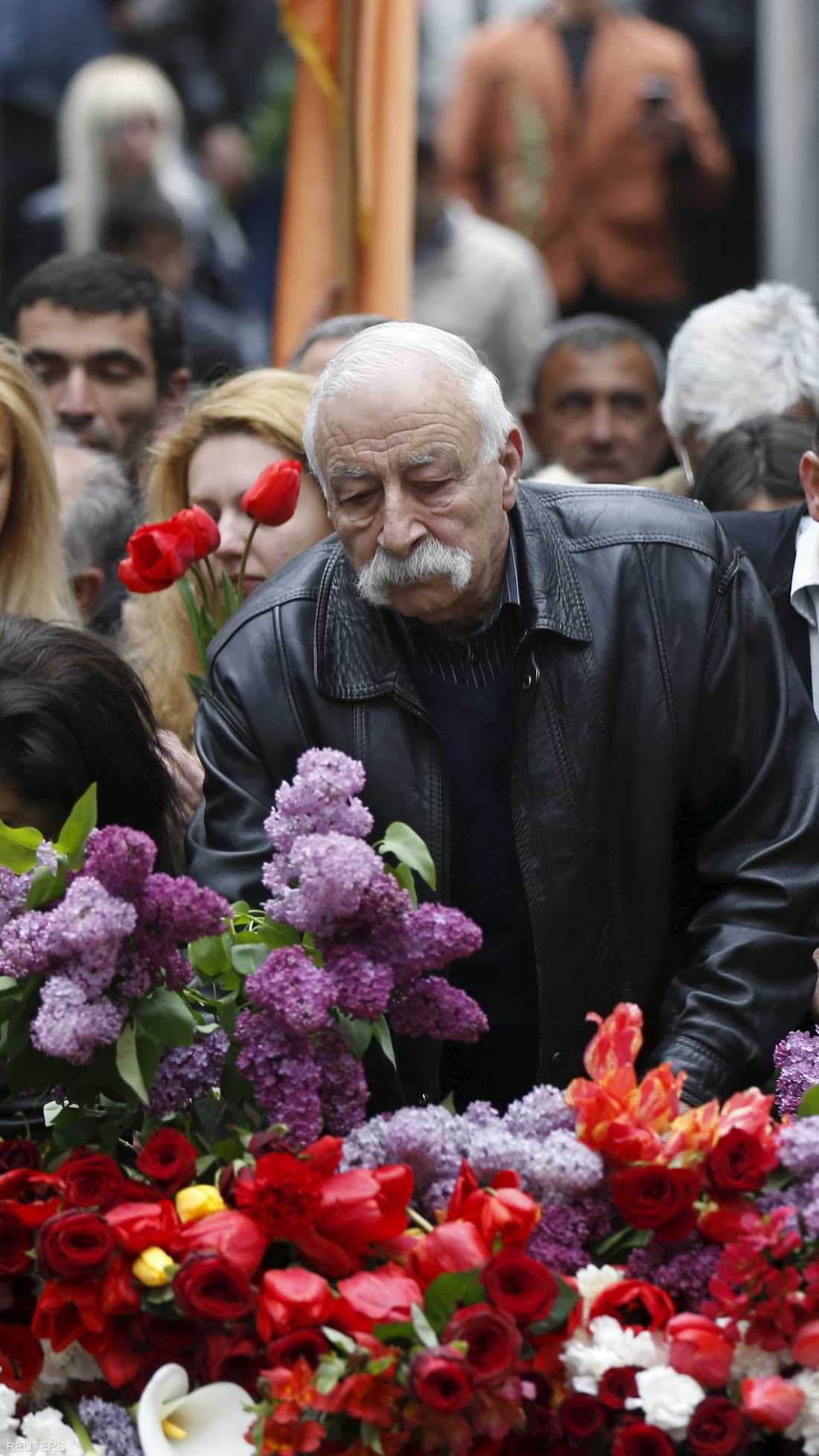 شارك مئات آلاف الأشخاص في يريفان بمراسم إحياء الذكرى عند نصب ضحايا المجزرة الأرمنية