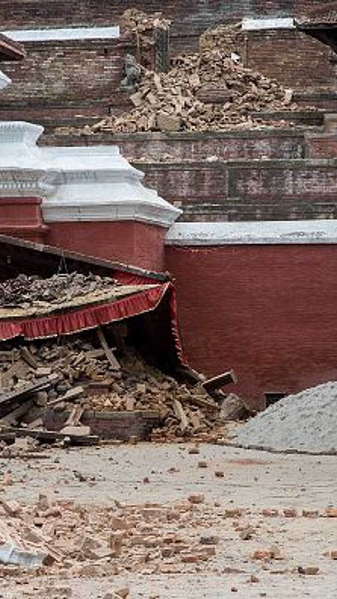 الزلزال دمر عددا كبيرا من المعالم السياحية لنيبال