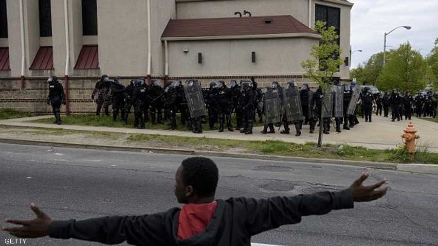 شاب أسود في مواجهة شرطة بالتيمور