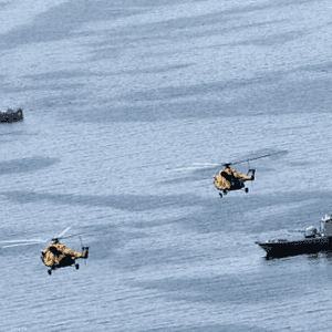 سفن وطائرات عسكرية إيرانية في الخليج (أرشيف)