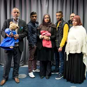 أفراد أسر الفتيات الثلاث اللواتي توجهن إلى مناطق سيطرة داعش