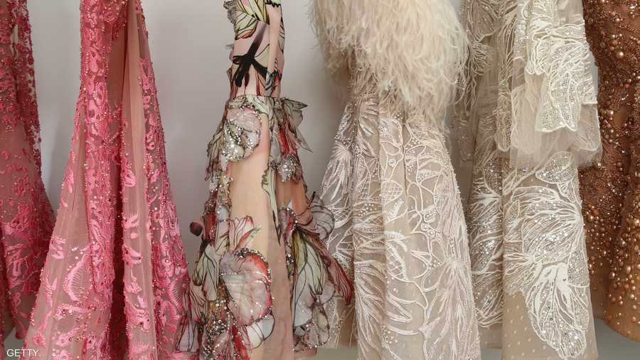 مجموعة أخرى من الفساتين القصيرة لإيلي صعب قد ترديها نجمات كان الليلة 