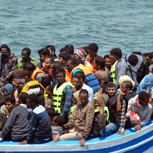 قارب مهاجرين. أرشيفية