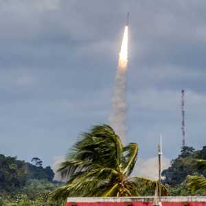 صورة أرشيفية لإطلاق صاروخ فيغا