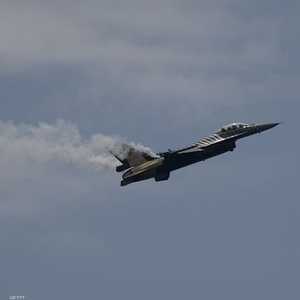 طائرة من طراز F16