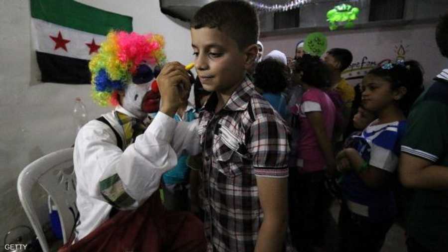 ملجأ حربي تحول إلى ساحة عيد للأطفال في حلب