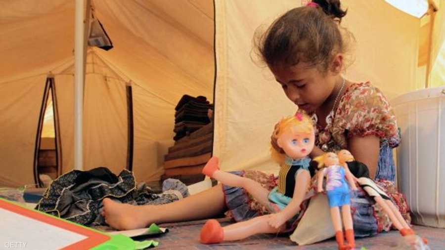 طفلة سورية تقضي عيد في خيمة لجوء