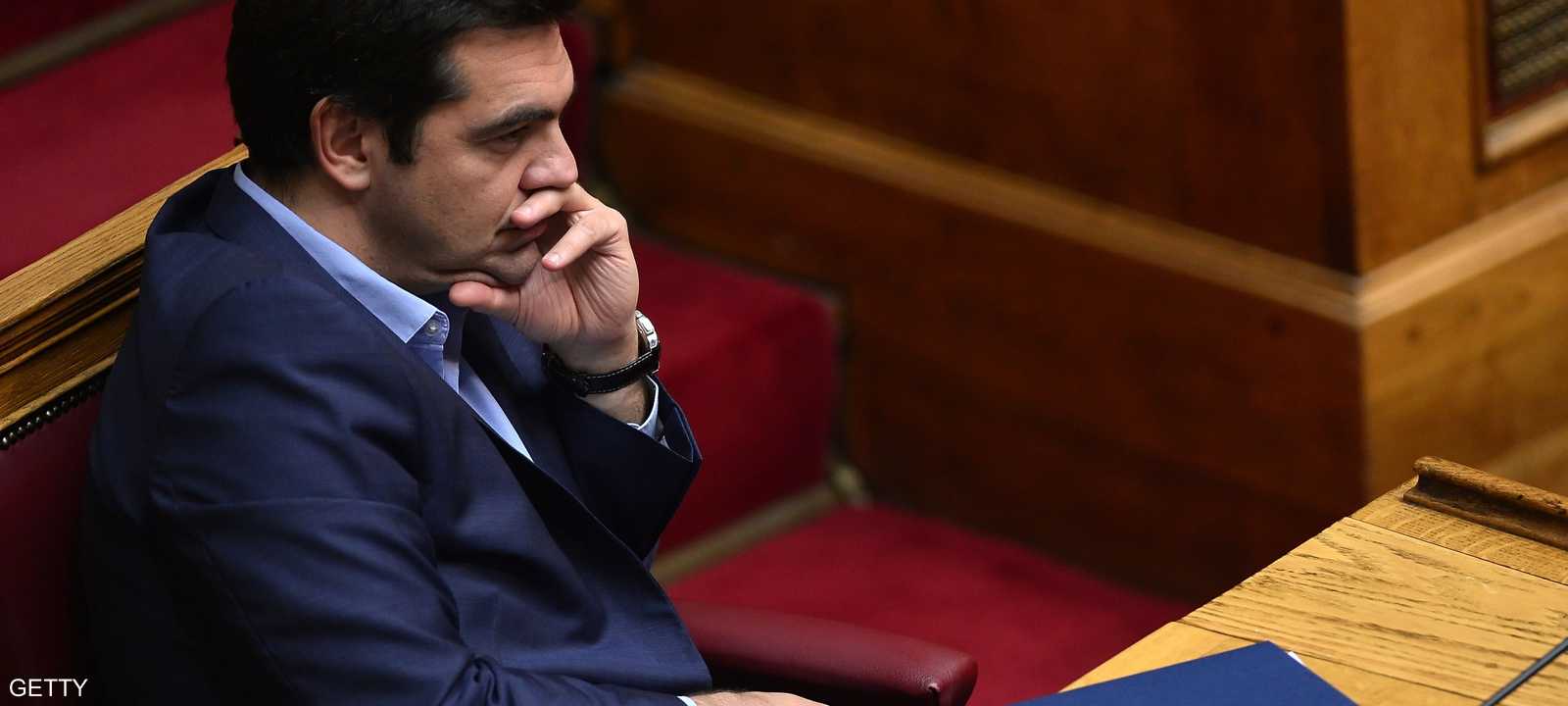 رئيس الوزراء اليوناني ألكسيس تسيبراس تعهد بدعم الإجراءات التقشفية الجديدة مشيرا في الوقت نفسه إلى أنه لا يوافق عليها