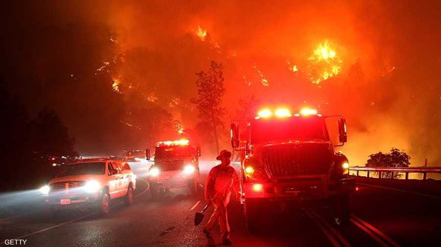 أصدرت إدارة الغابات والوقاية من الحرائق في كاليفورنيا أوامر بالإجلاء القسري 